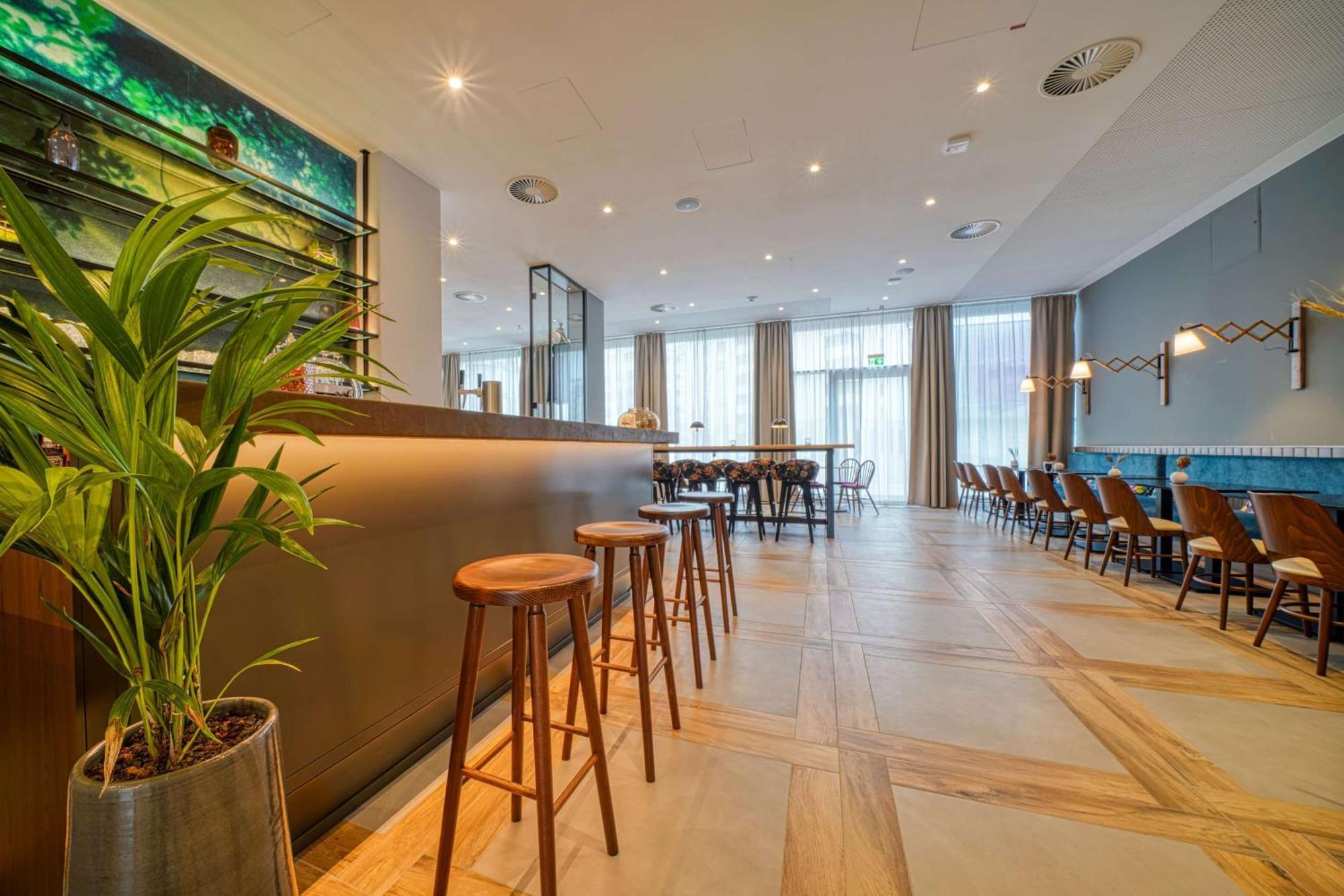 Vienna House Easy By Wyndham Freiburg City Екстер'єр фото